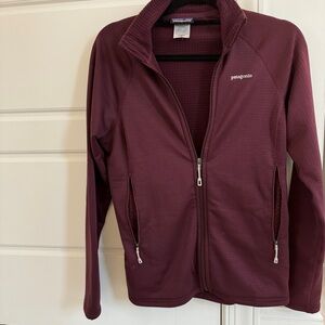 Women’s Patagonia lightweight jacket